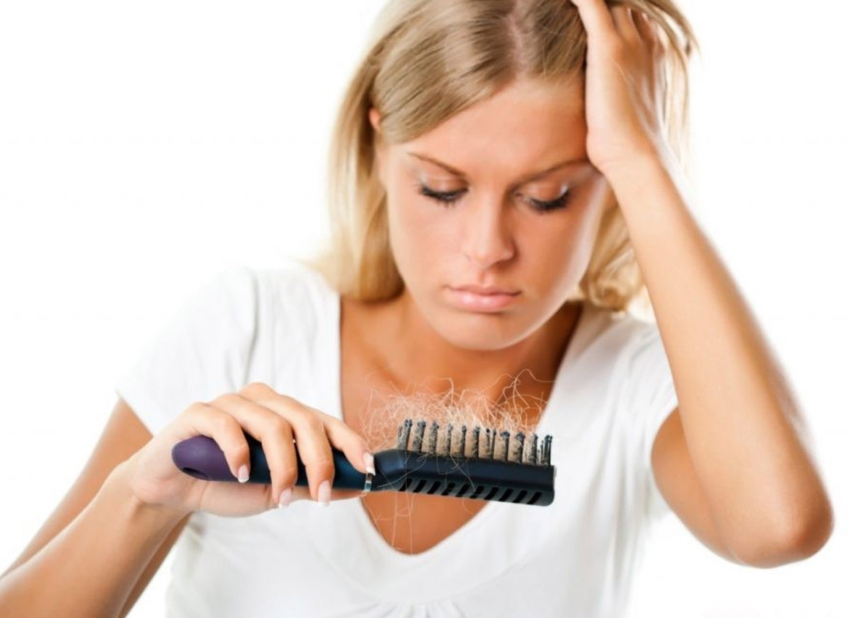 Włos Wam z głowy nie spadnie! Przyczyny wypadania i metody zapobiegania utracie włosów.